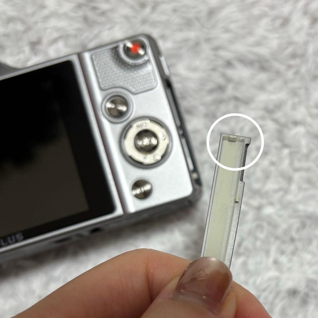 超美品 オリンパス STYLUS SZ-15 シルバー 8GBメモリーカード付き