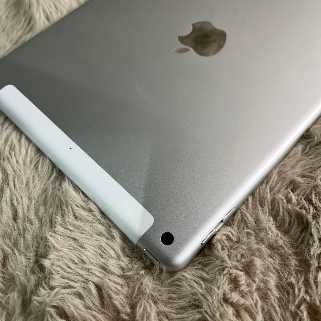 Apple iPad 第5世代128GB Wi-Fi +Cellularシルバー