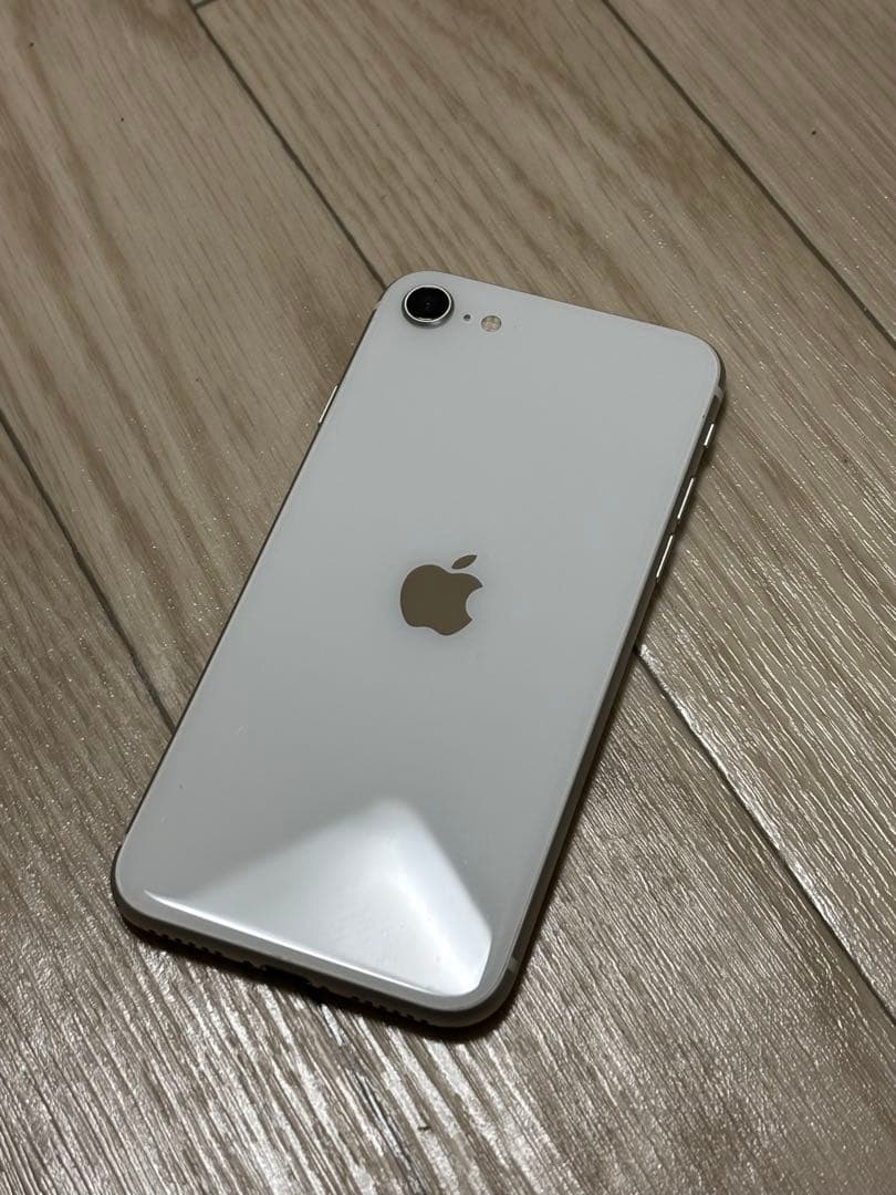 iPhone SE 第二世代　ホワイト 本体 バッテリー修理済み 画面割れ