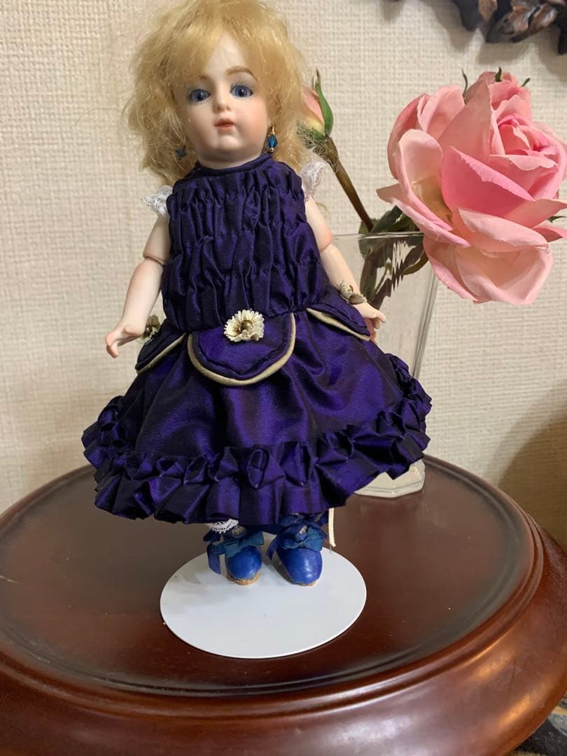 紫色のプチドール　“ブリュ” レプリカドール