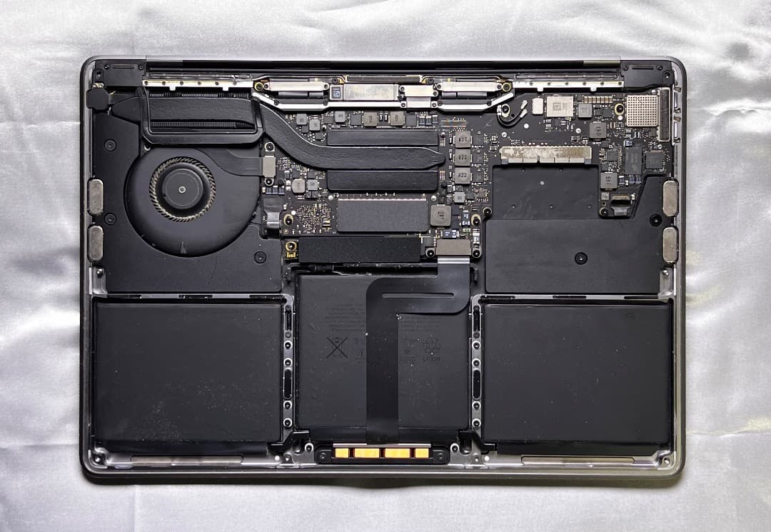 H*h様 液晶表示OK♪〜MacBook Pro (13-inch, 2017）