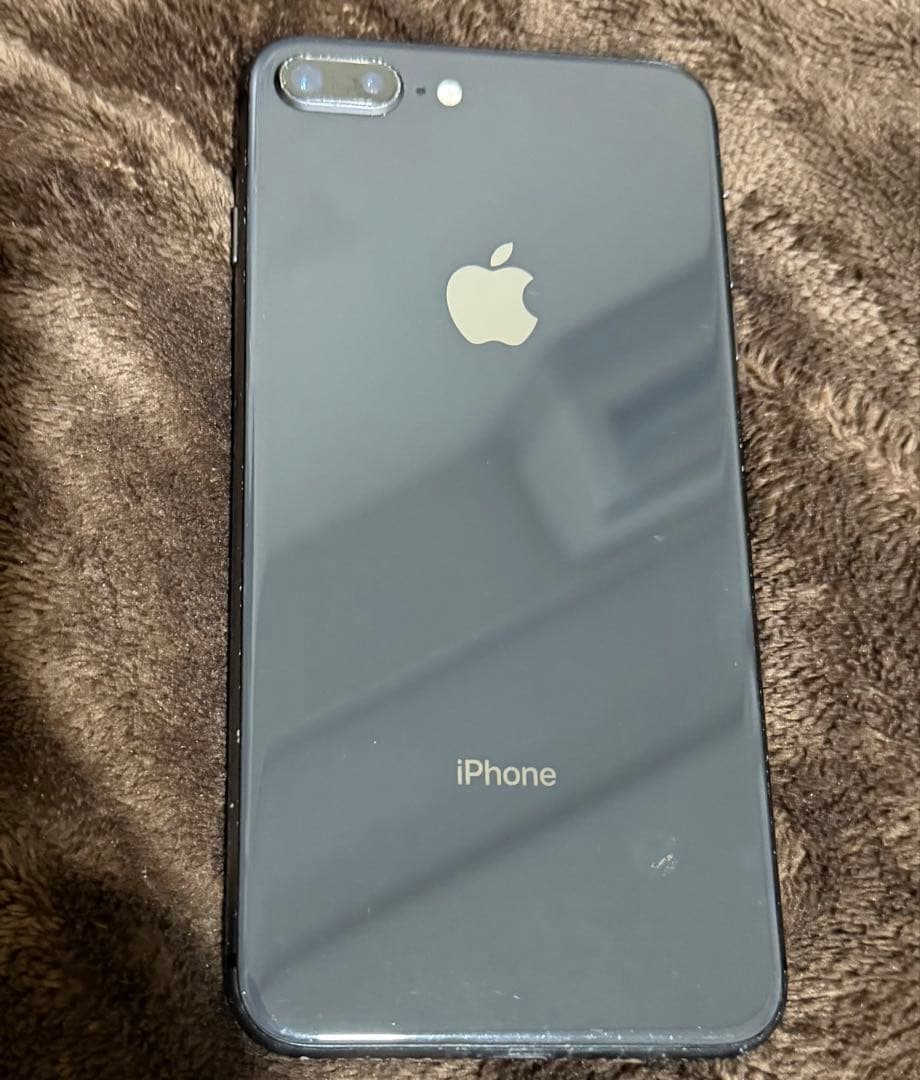 Apple iPhone 8 Plus スペースグレー 本体　中古