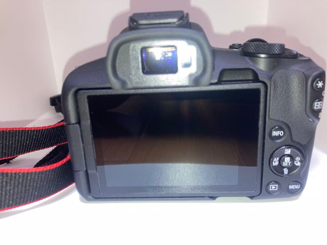 Canon EOS R50 ダブルズームキット　ミラーレス　カメラ　保証付き