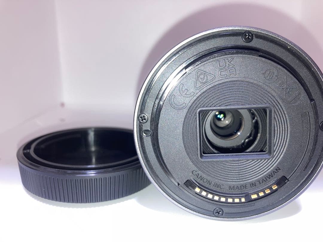 Canon EOS R50 ダブルズームキット　ミラーレス　カメラ　保証付き