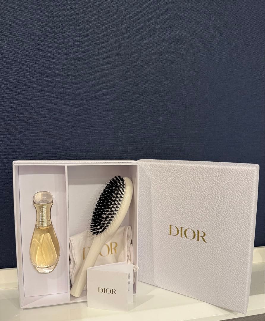 Dior 2025 ノベルティ ギフトセット(ジャドールへアミスト&ヘアブラシ)