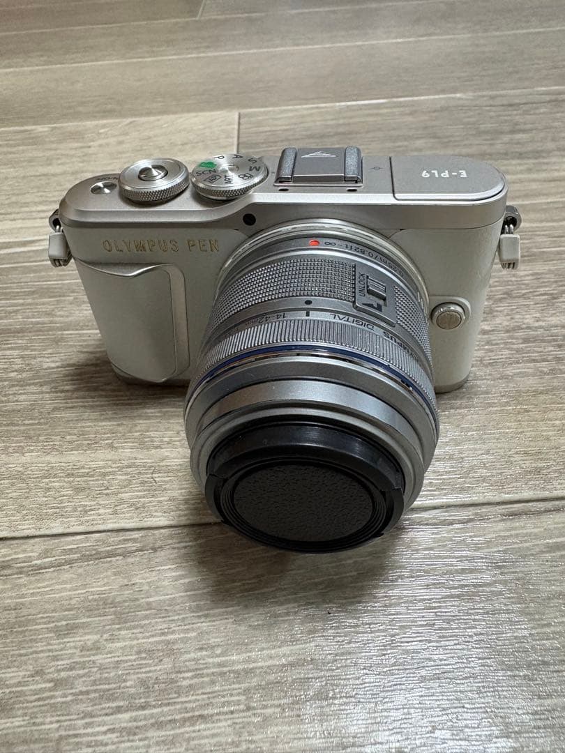 OLYMPUS PEN E-PL9 ホワイト 交換レンズ付き