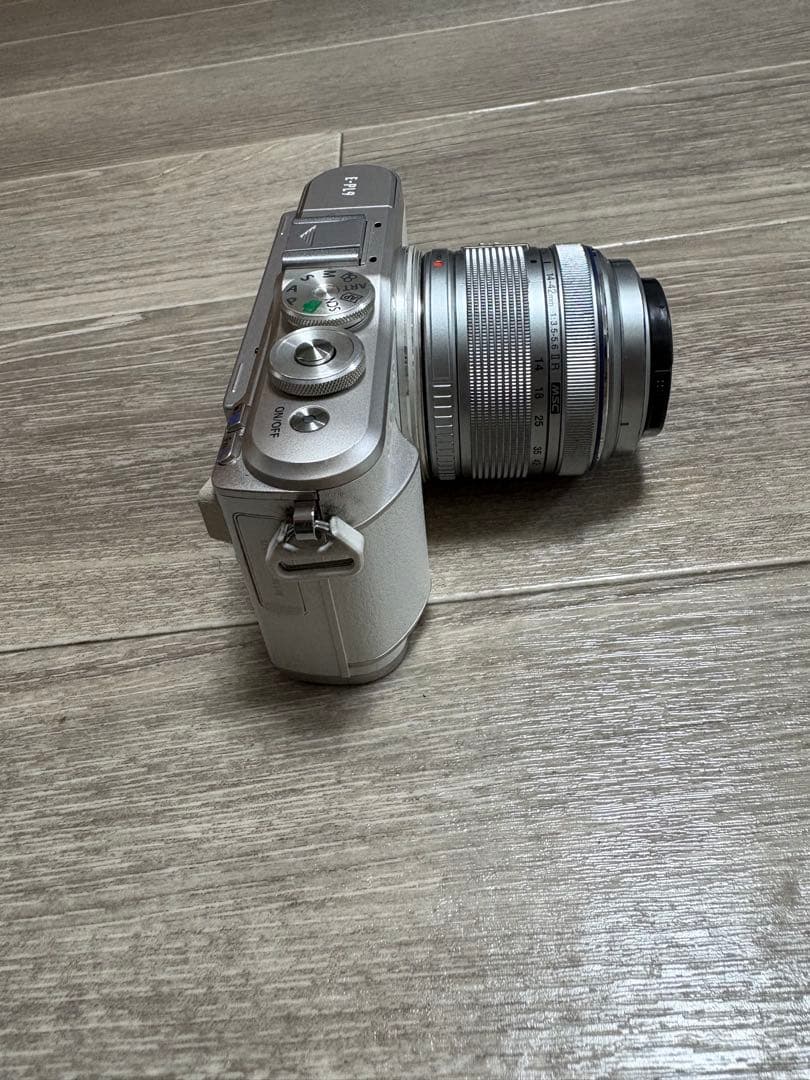 OLYMPUS PEN E-PL9 ホワイト 交換レンズ付き