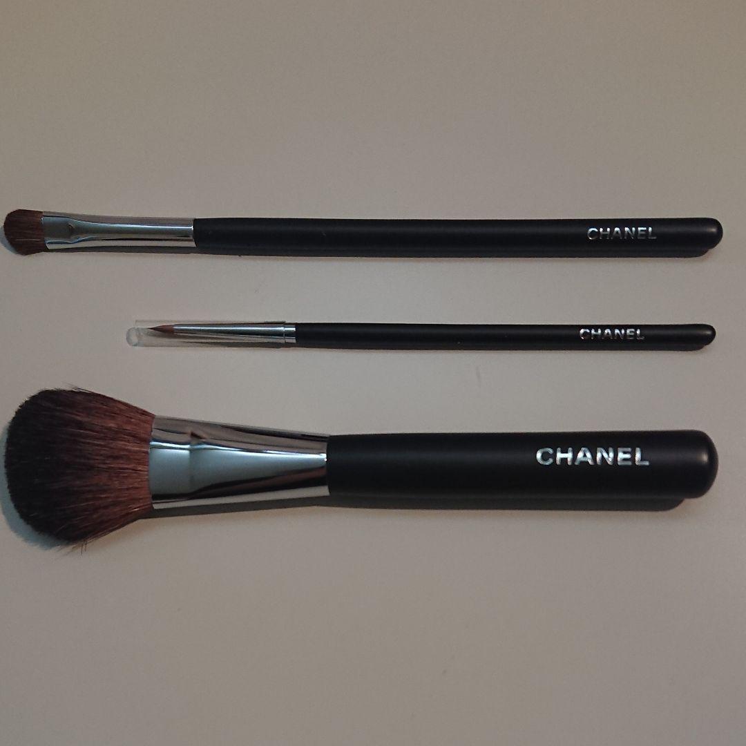 CHANEL メイクブラシ & ポーチ