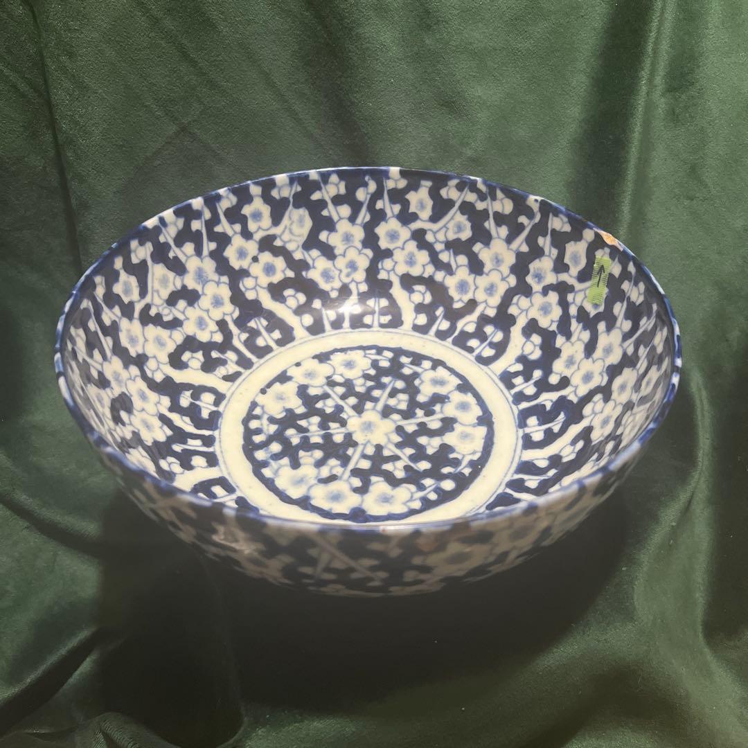 中国骨董品？古い染付 、古い青と白の花柄ボウル 旧家蔵出し （澄んだ声）