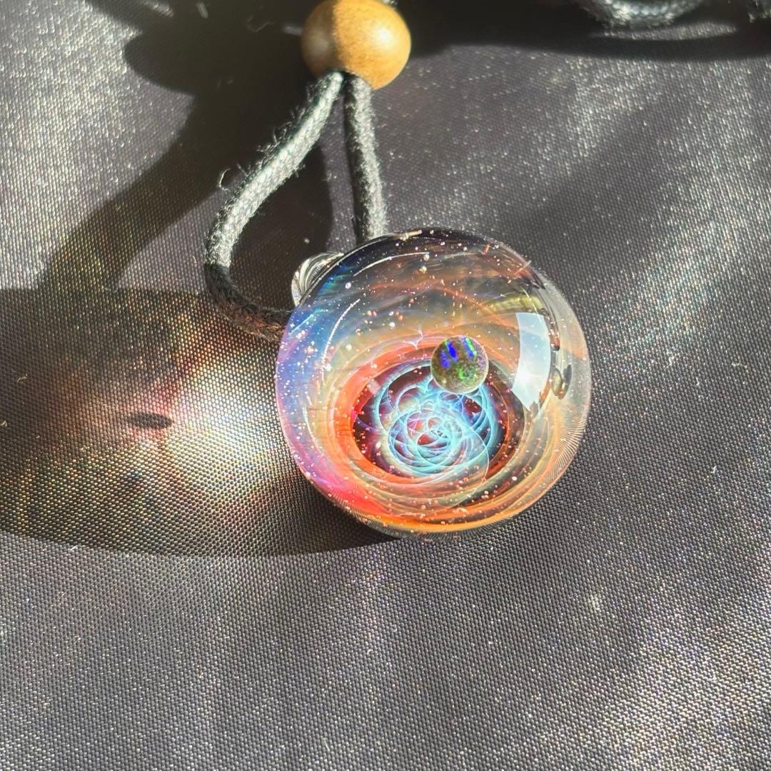 宇宙ガラス ブラックオパール入り +α