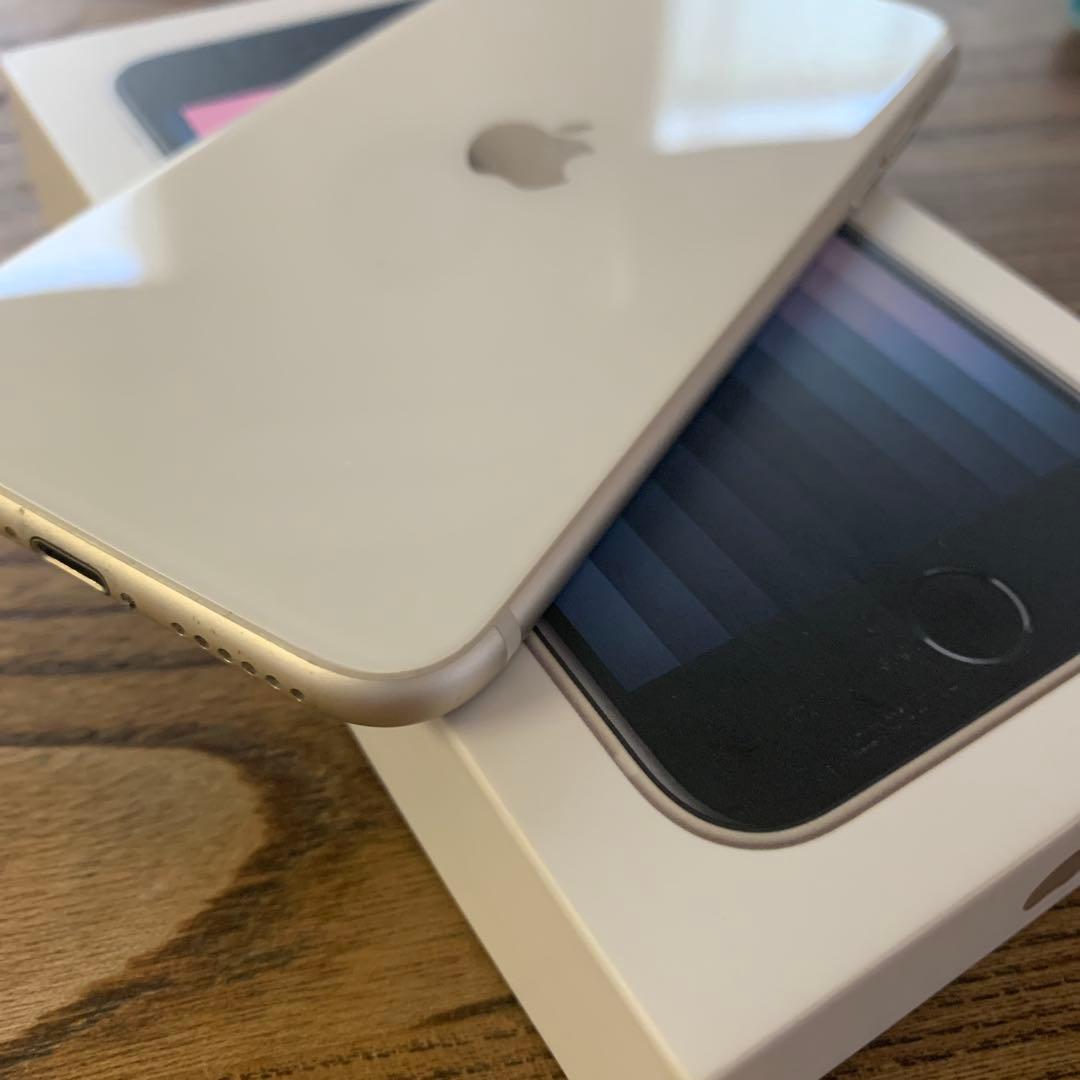 Apple iPhone SE 第3世代 ホワイト　SIMフリー