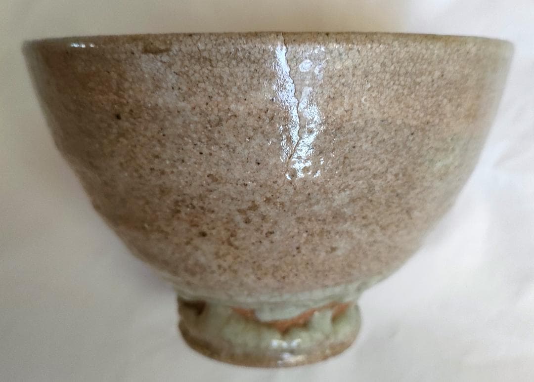 茶碗 薄茶色 下部と裏底に釉薬 Ae-236