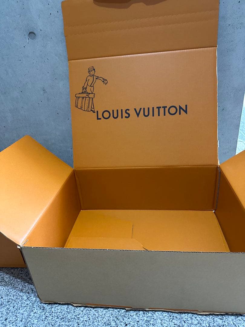 Louis Vuitton 箱・ショップ袋・リボン・ハンガーセット