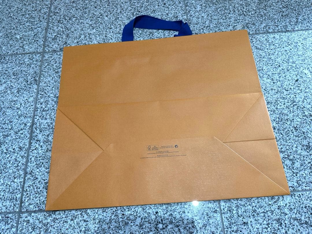 Louis Vuitton 箱・ショップ袋・リボン・ハンガーセット