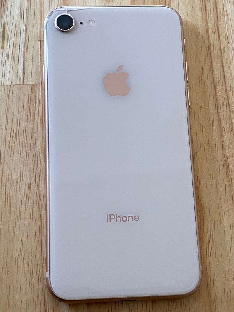 iPhone 8 ゴールド 64GB 画面割れ（ジャンク）