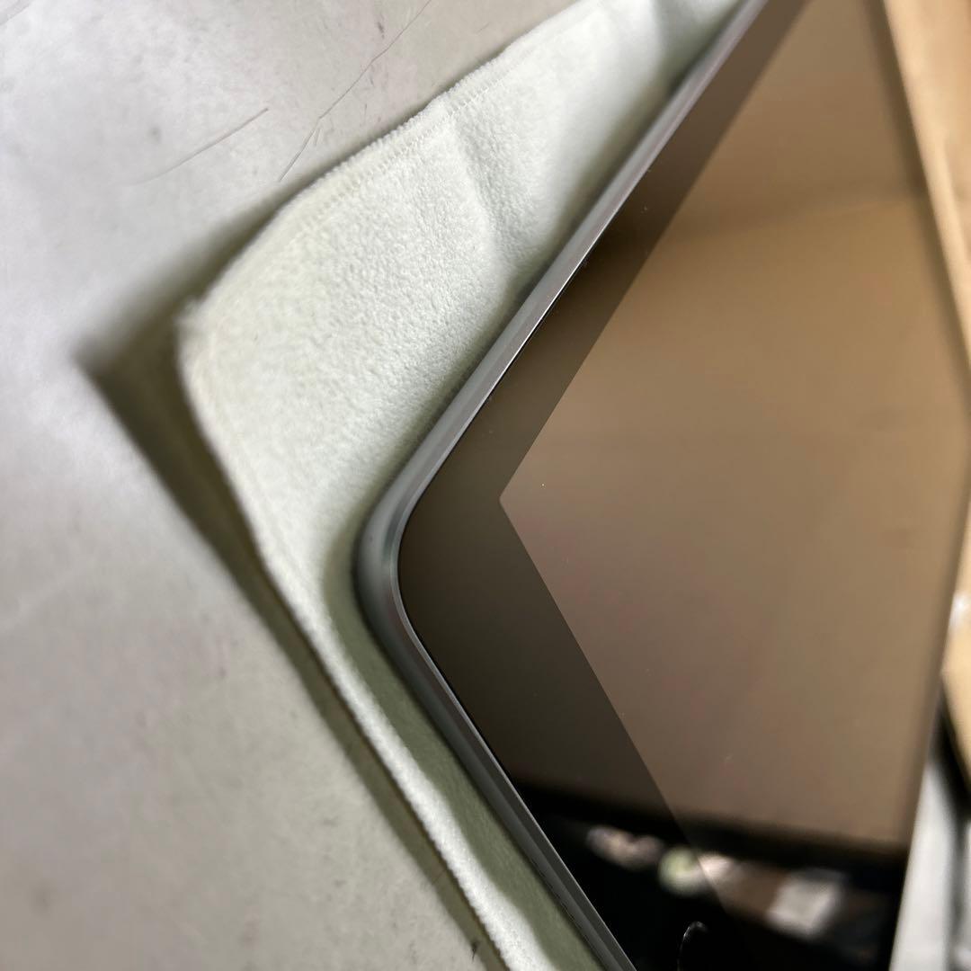 Apple iPad (第５世代) Wi-Fi 32GB
