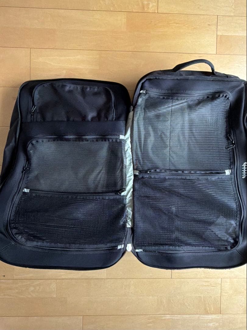バートン BURTON キャリーバッグ　ブラック 旅行