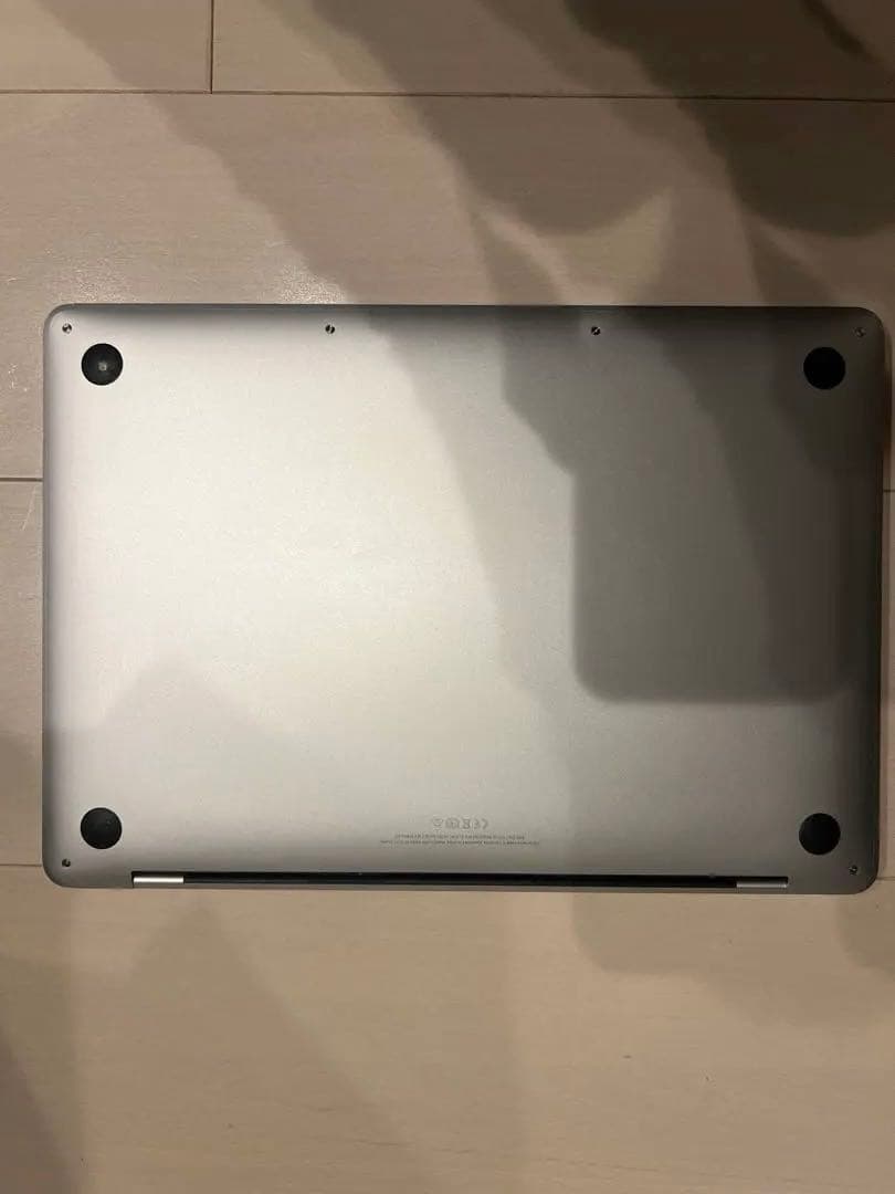 MacBook Pro 2019 13インチ i5 8/256 値下げOK