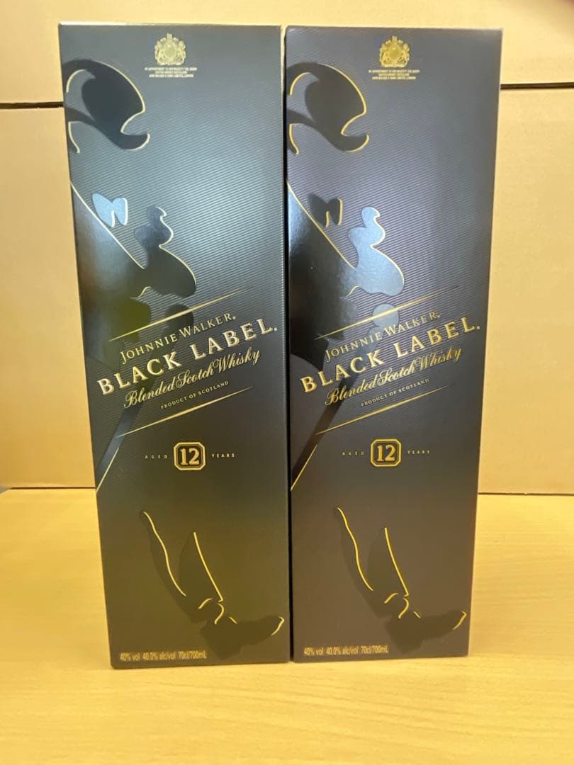 ジョニーウォーカーブラック　700ml 2本