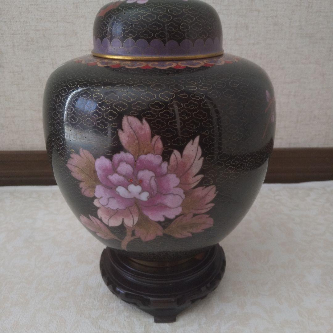 中国　桜と牡丹の装飾陶器壺