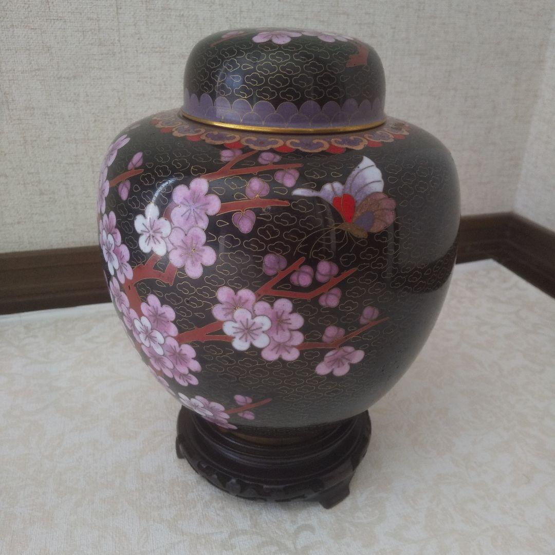 中国　桜と牡丹の装飾陶器壺