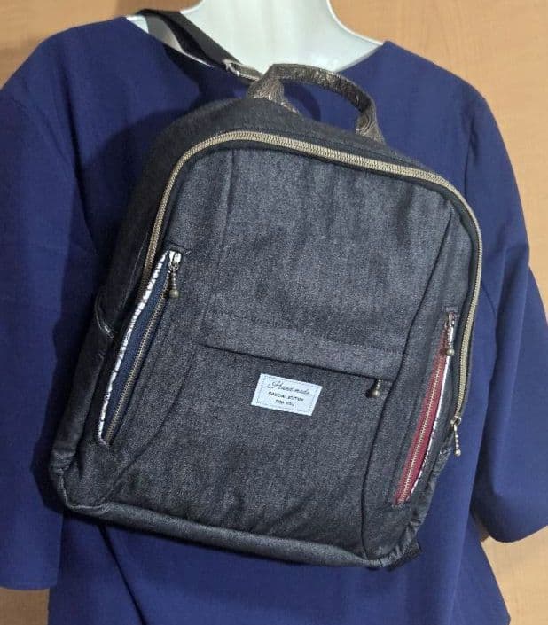 【ハンドメイド】こだわり設計の軽量リュック／手縫い仕上げ／個性派デザイン