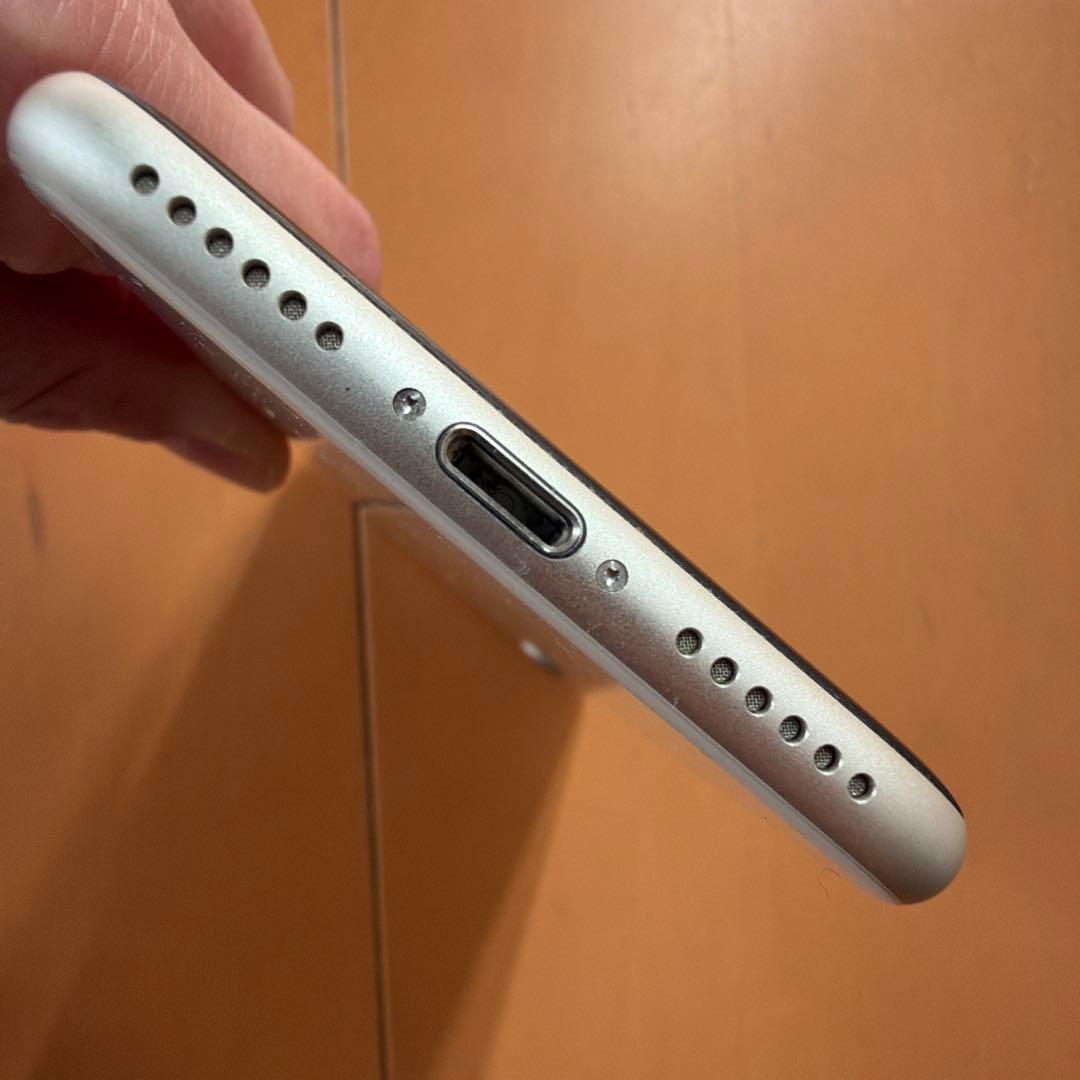iPhoneSE3 64GB (第3世代) ホワイト 本体