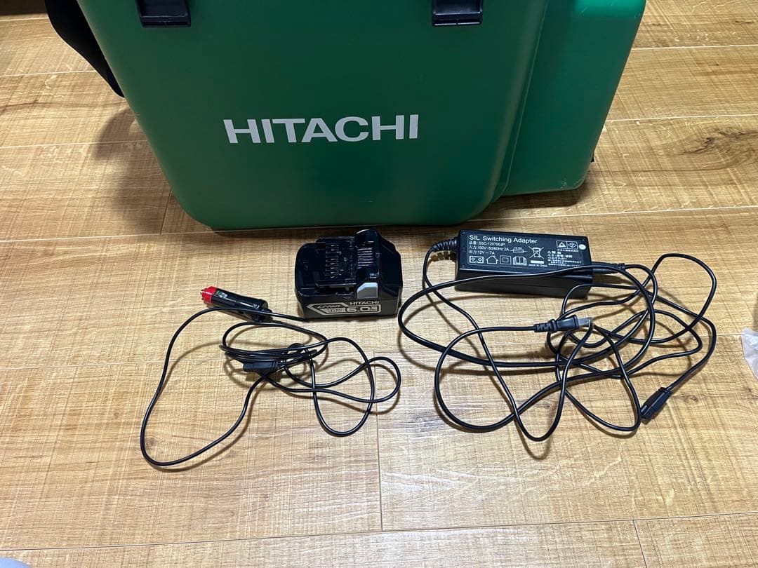 HITACHI コードレス冷温庫　UL18DSL （中古）