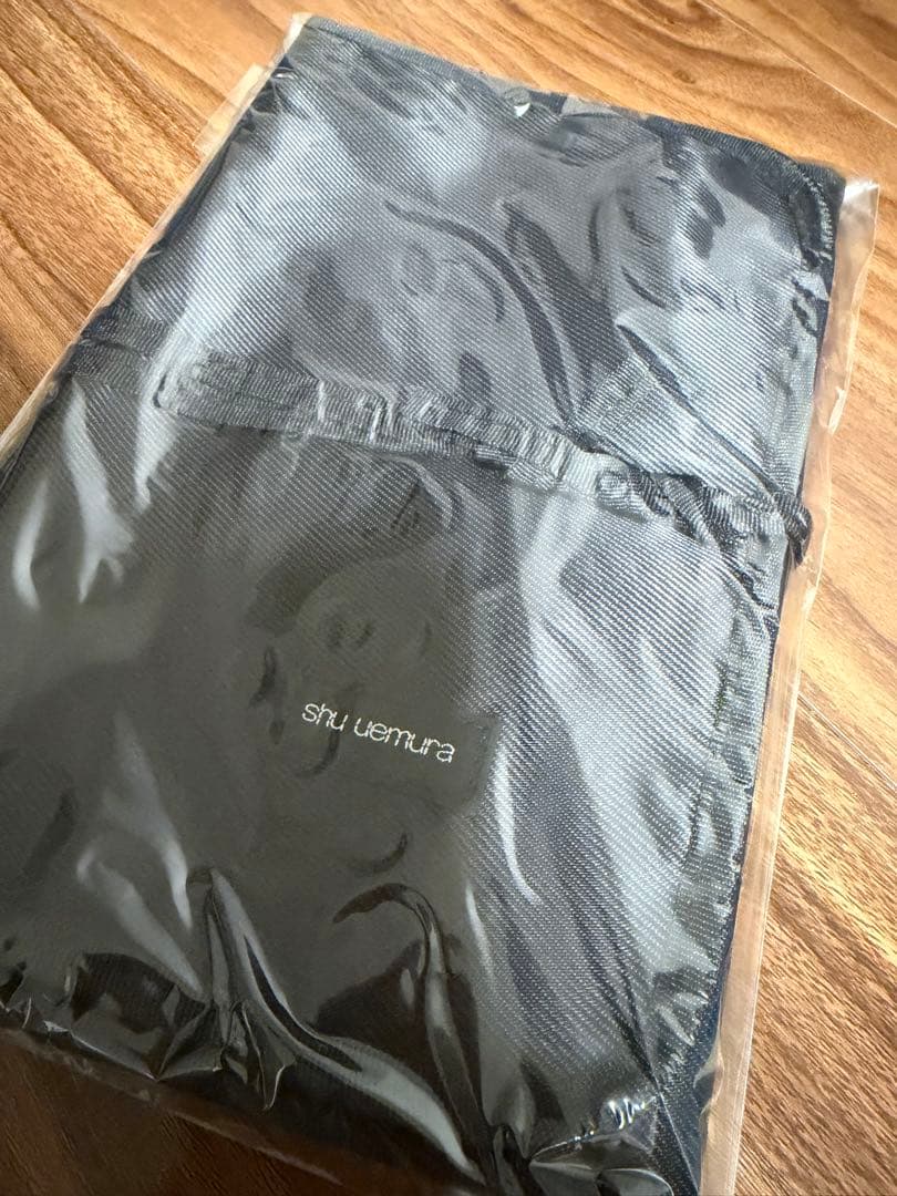 新品未使用‼️シュウウエムラ‼️ブラシセット　メイク道具　収納ポーチ付き