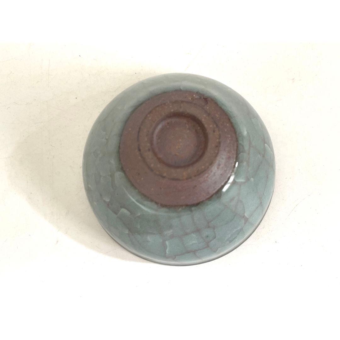 陶印あり　青磁　盃　ぐい呑　酒器　酒杯　貫入　箱なし