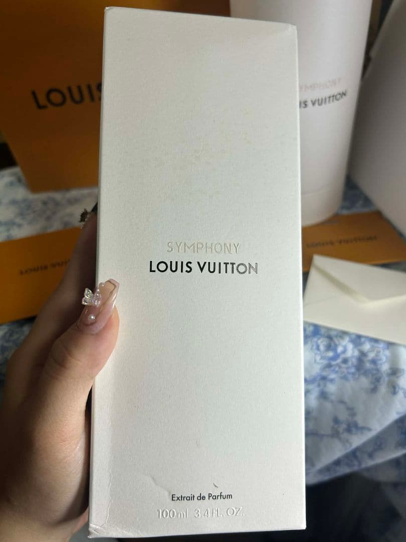 LV SYMPHONY 香水 おすすめ、 付属品あり