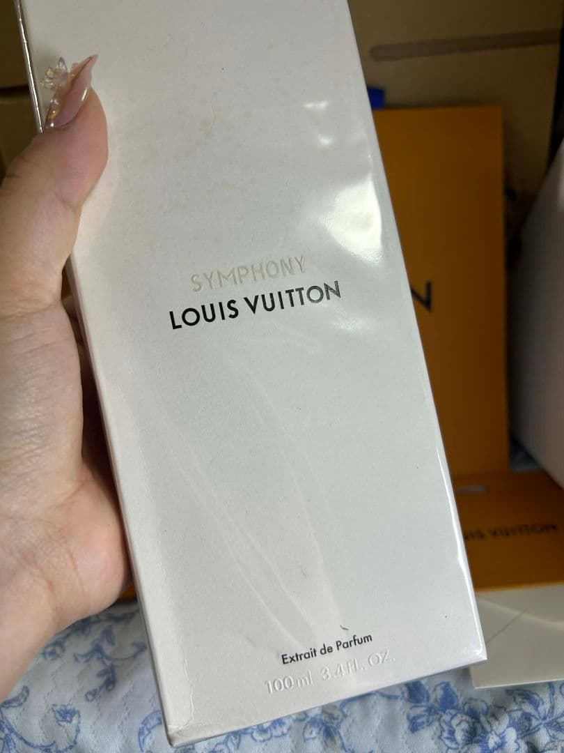 LV SYMPHONY 香水 おすすめ、 付属品あり