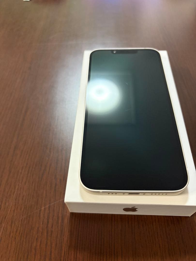 Apple iPhone 13 スターライト 本体 充電ケーブル ガラスフィルム