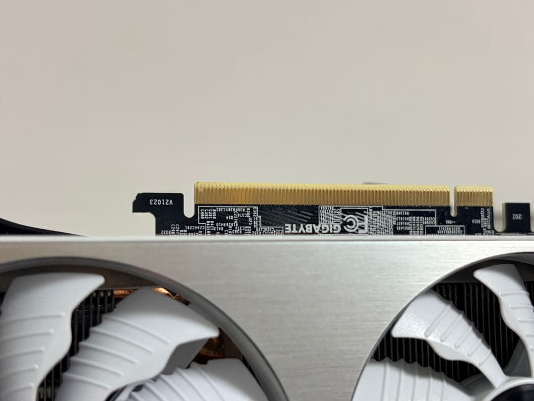 RTX3070ti gigabyte vision グラフィックボード