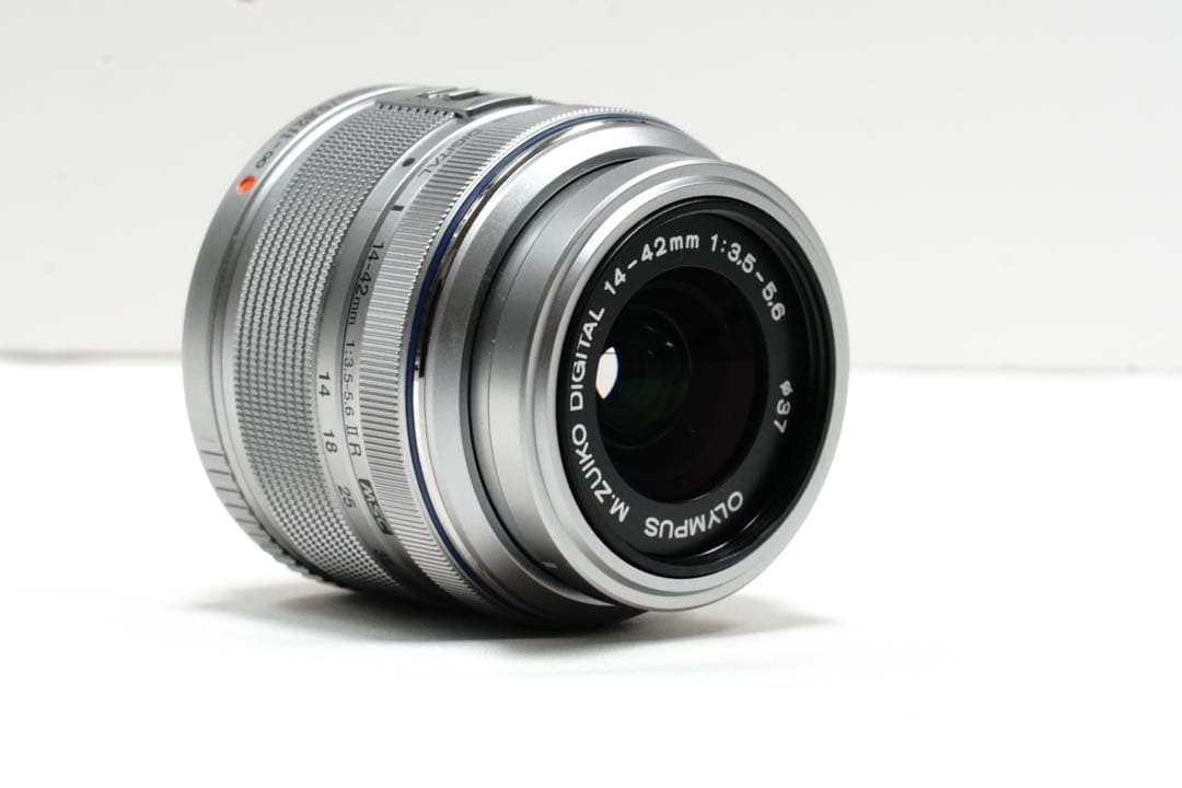 OLYMPUS PEN E-PL8 ホワイト
