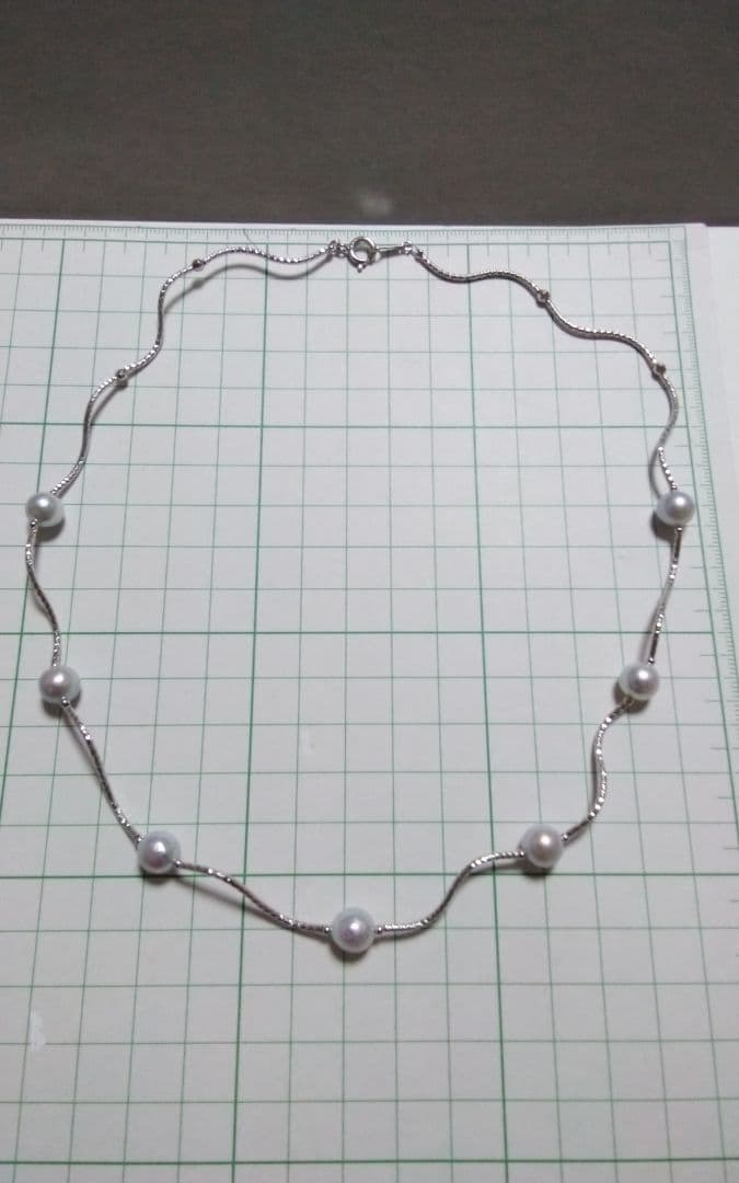 ♦【silverアコヤ(ナチュラル)ステーション ネック】01╴8)↓値下げ