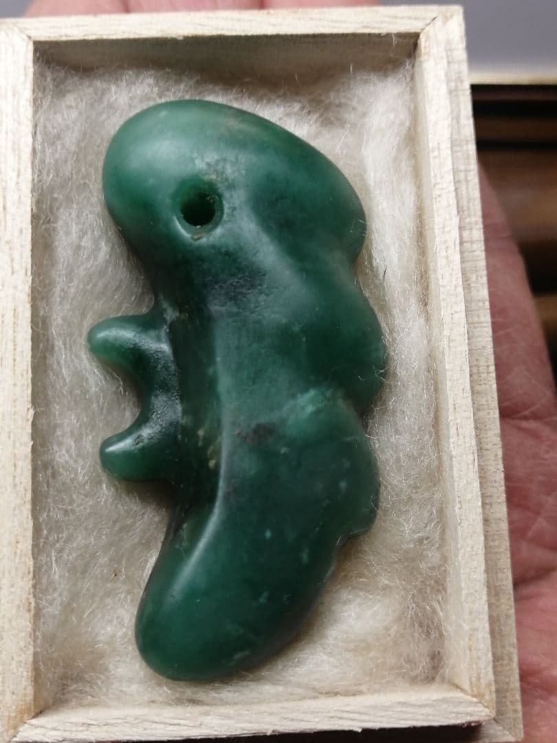 ★古墳期『糸魚川翡翠獣形勾玉』発掘品。『超古代翡翠』5.8cm　儀式用勾玉です。