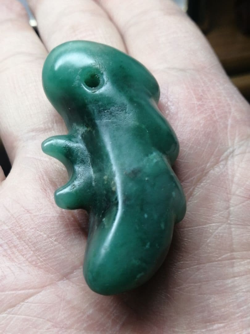 ★古墳期『糸魚川翡翠獣形勾玉』発掘品。『超古代翡翠』5.8cm　儀式用勾玉です。