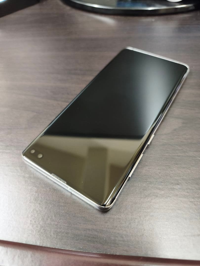 au Galaxy S10+ ホワイト イヤフォン付き
