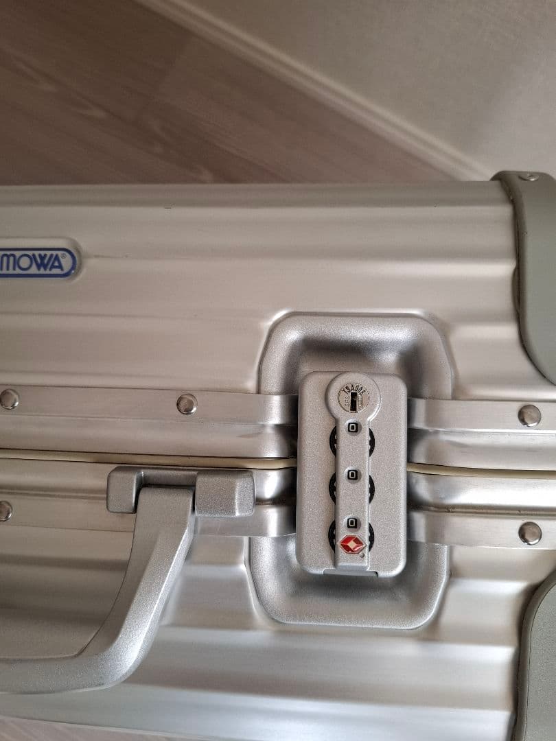 【値下げ最終】リモワ「トパーズ」48L 4輪シルバー