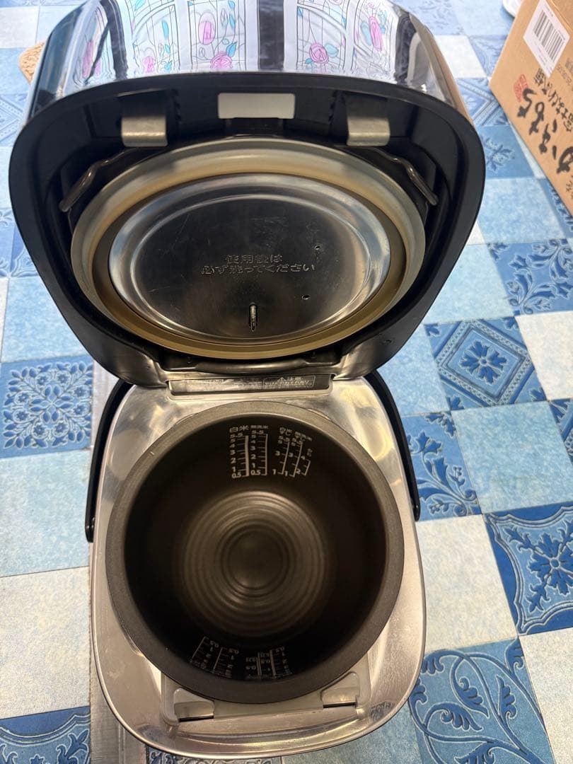 東芝RC-10VXT真空圧力IH炊飯器5.5合グランブラック　ジャンク品