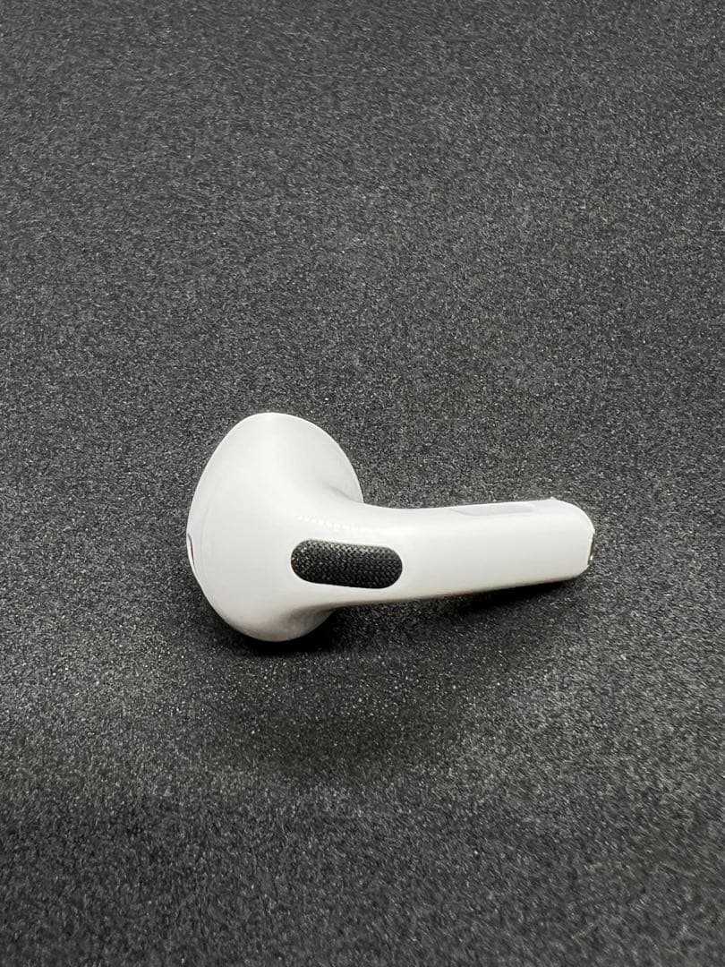 Apple AirPods 第4世代 R右耳 ANC非搭載 665