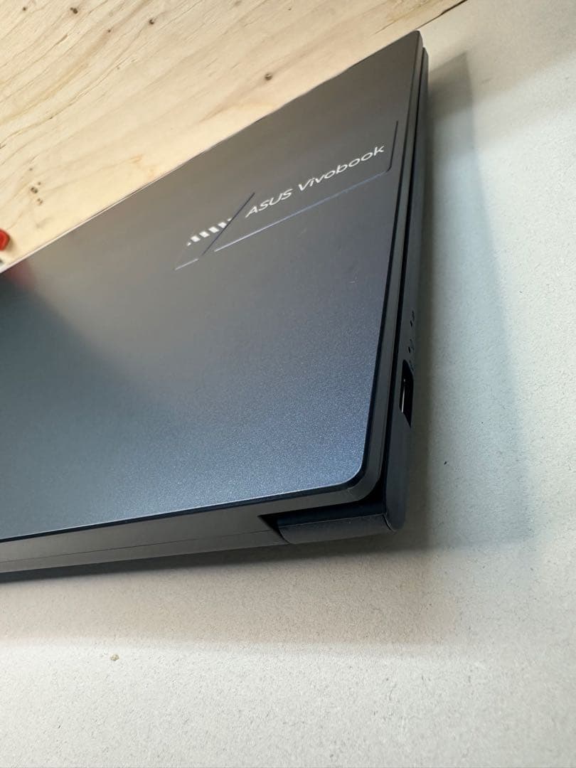 【美品】ASUS Vivobook X1504V 16GB/512GB SSD