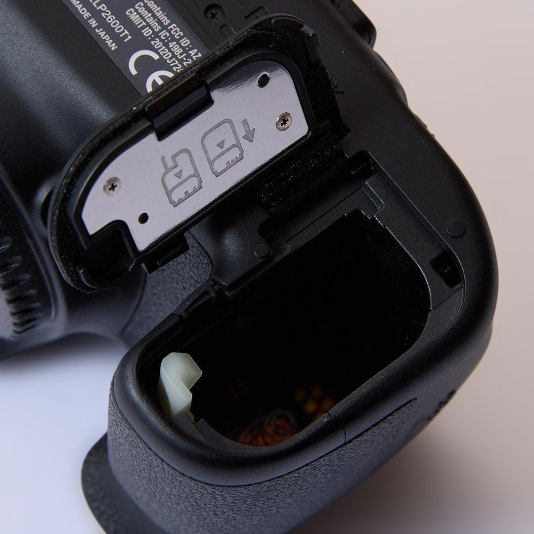デジタルカメラ CANON EOS 70D