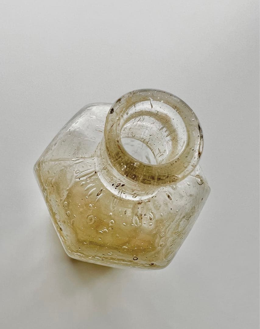 アンティーク　薬通い瓶　6角　昭和20年代　気泡たっぷり　とろとろ　ガラス瓶