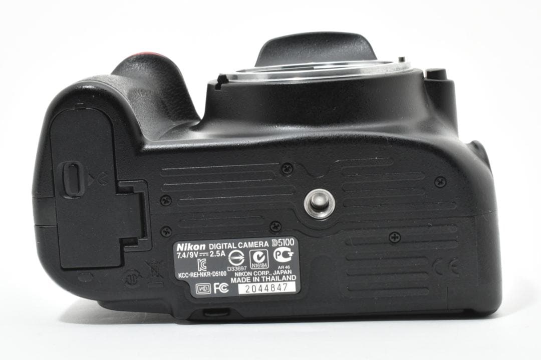 超美品 ニコンD5000デジタル一眼レフカメラボディ バッテリー2個カメラバッグ