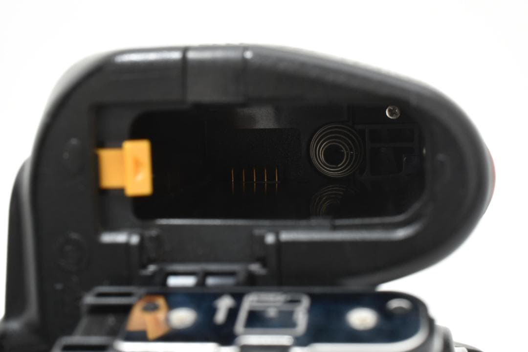 超美品 ニコンD5000デジタル一眼レフカメラボディ バッテリー2個カメラバッグ