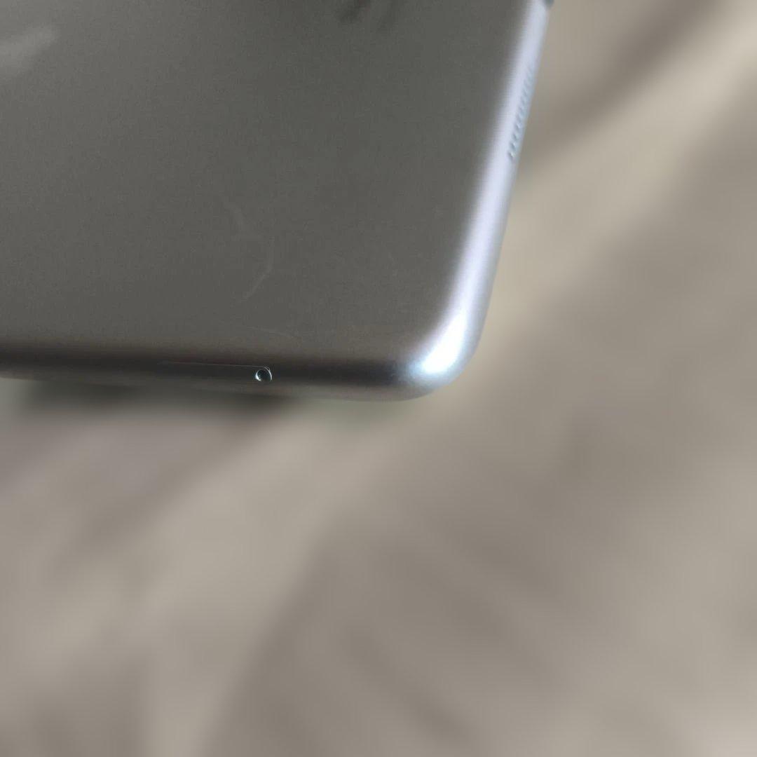 超美品　iPad Air第3世代/64GBWi-Fiモデル＋Cellul