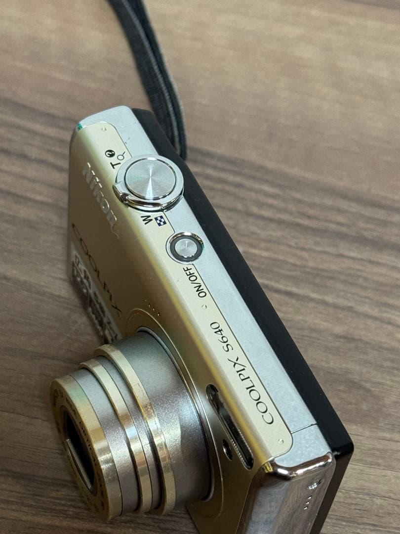デジカメ　Nikon　COOLPIX　S640