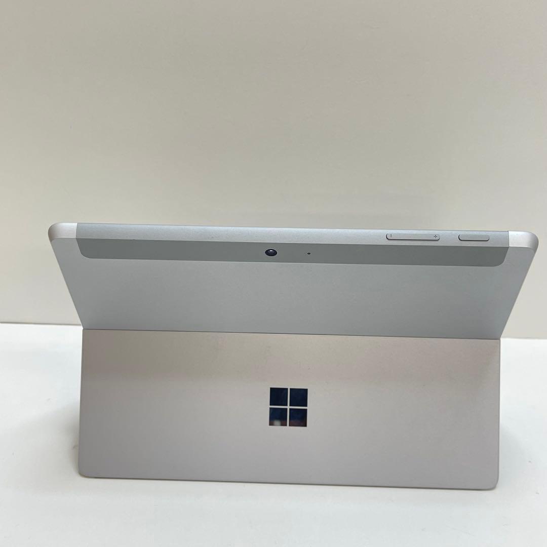 #058 Microsoft Surface Go (モデル1824) 8GB